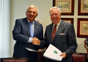 Los presidentes de la Cámara de Comercio de Sevilla y Caja Rural del Sur firman el acuerdo para crear la lonja de cereales