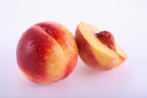 Las exportaciones de fruta de hueso alcanzaron en 2011 los 750 millones de euros