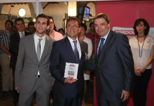 Planas entrega a Industrias de la Rosa premio Diario Córdoba a Investigación y Desarrollo