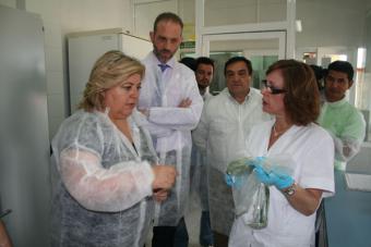 Andalucía destaca la excelente labor de análisis del laboratorio agroalimentario de Atarfe