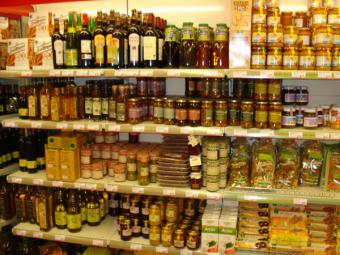 Extenda y Landaluz promocionan los alimentos andaluces en la cadena de supermercados Coop de Suiza