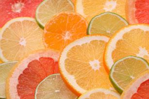 Las naranjas y los limones, los productos que más bajaron en diciembre